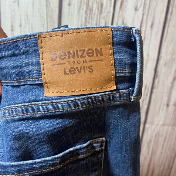 Woman’s Levi’s jeans by Denizen 14 - Picture 5 of 6